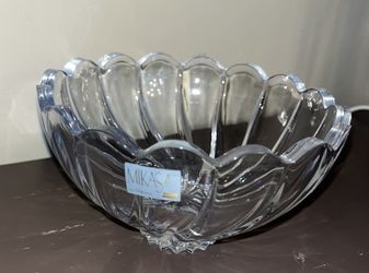 🎄 Holiday Entertaining! Vintage Mikasa Swirl-Pattern Crystal Bowl. $15