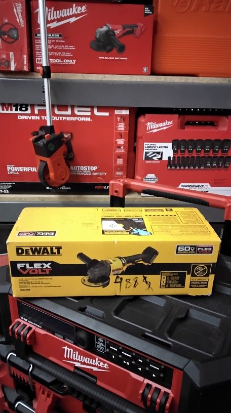 DEWALT 60V MAX BRUSHLESS FLEX VOLT 4 - 1/2" - 6" (115 - 150 mm) GRINDER (TOOL ONLY)