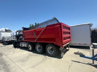“Tri-Axle Dump Truck –  – Complete Dump Bed – Parts/Salvage