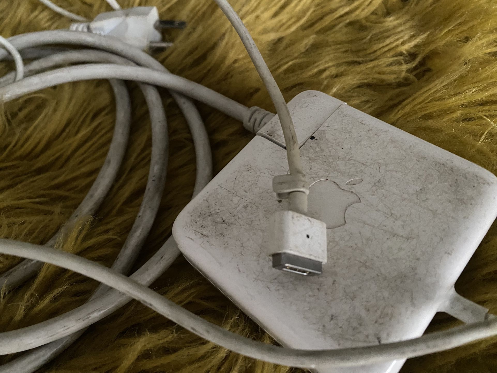 Apple MacBook Charger