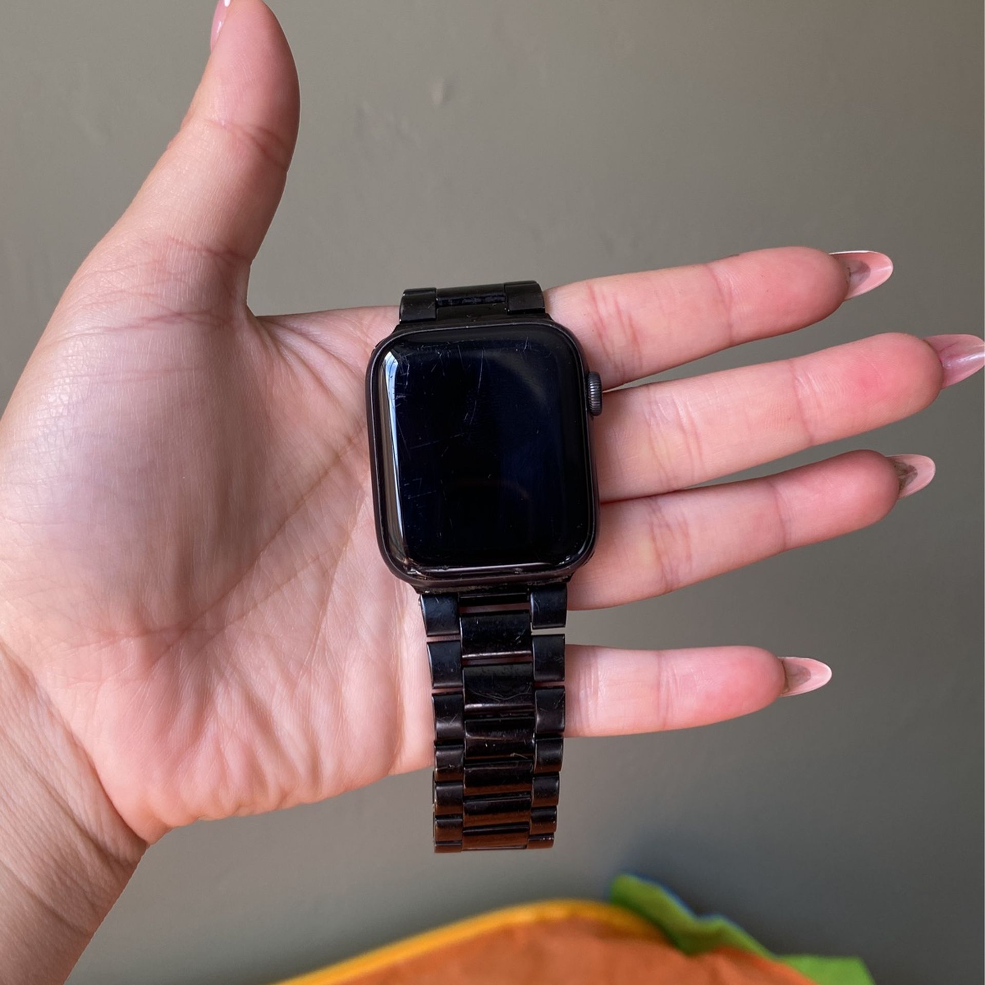 USED/LOCKED Apple watch $75