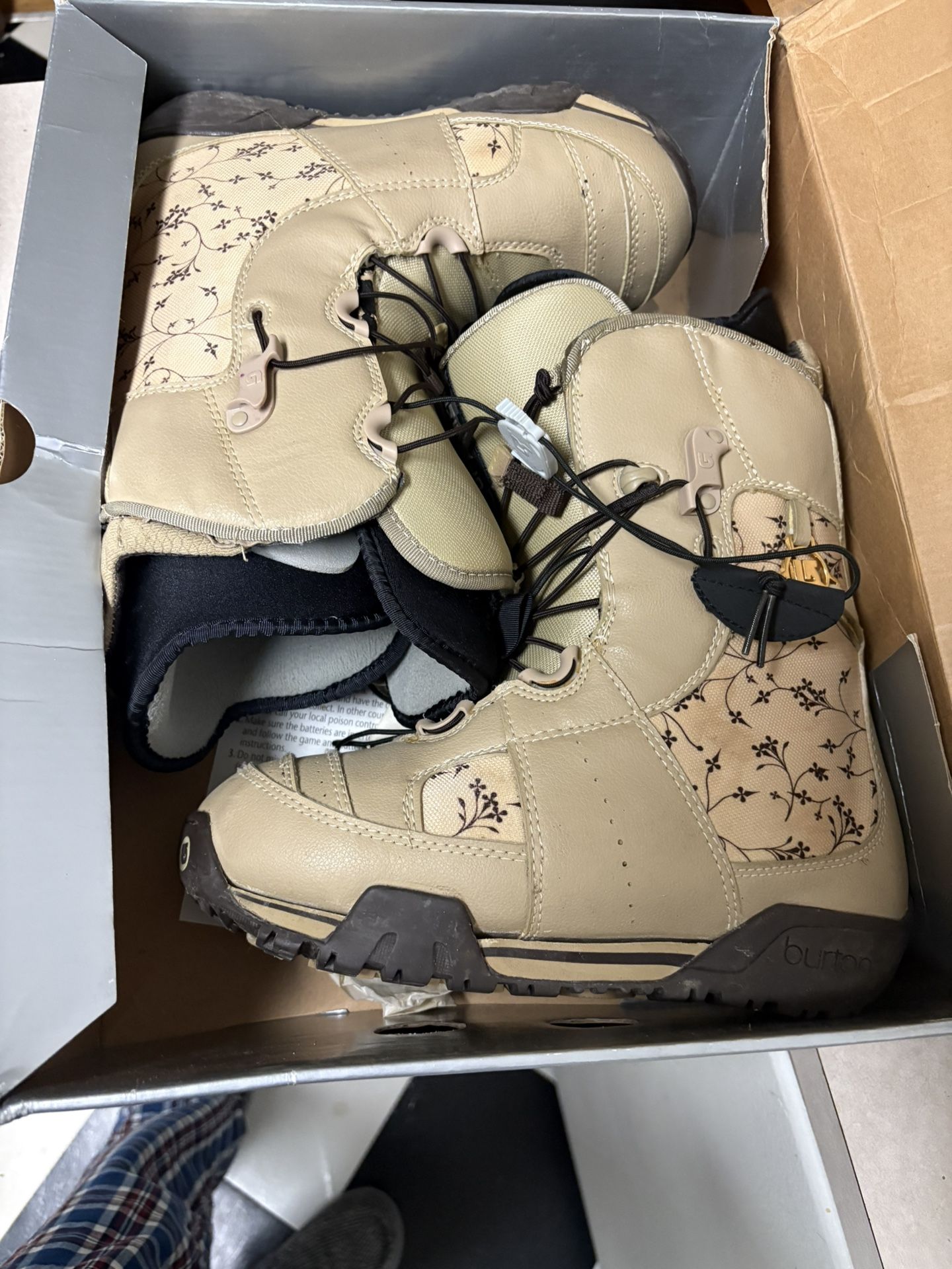 Burton Snowboard Boots Youth Size 6