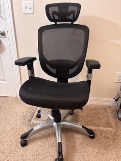 Ergonomic Mesh Office Chair with Headrest