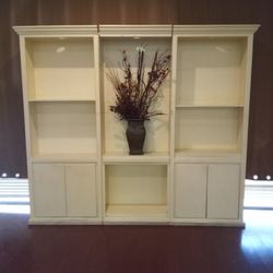 Display/Bookshelf