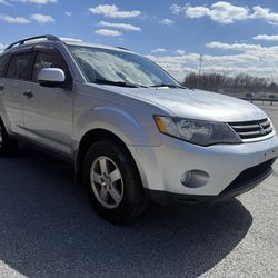 2007 Mitsubishi Outlander - Drives Excellent- ONLY $2900