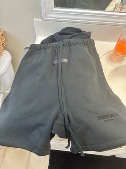 Black essential shorts