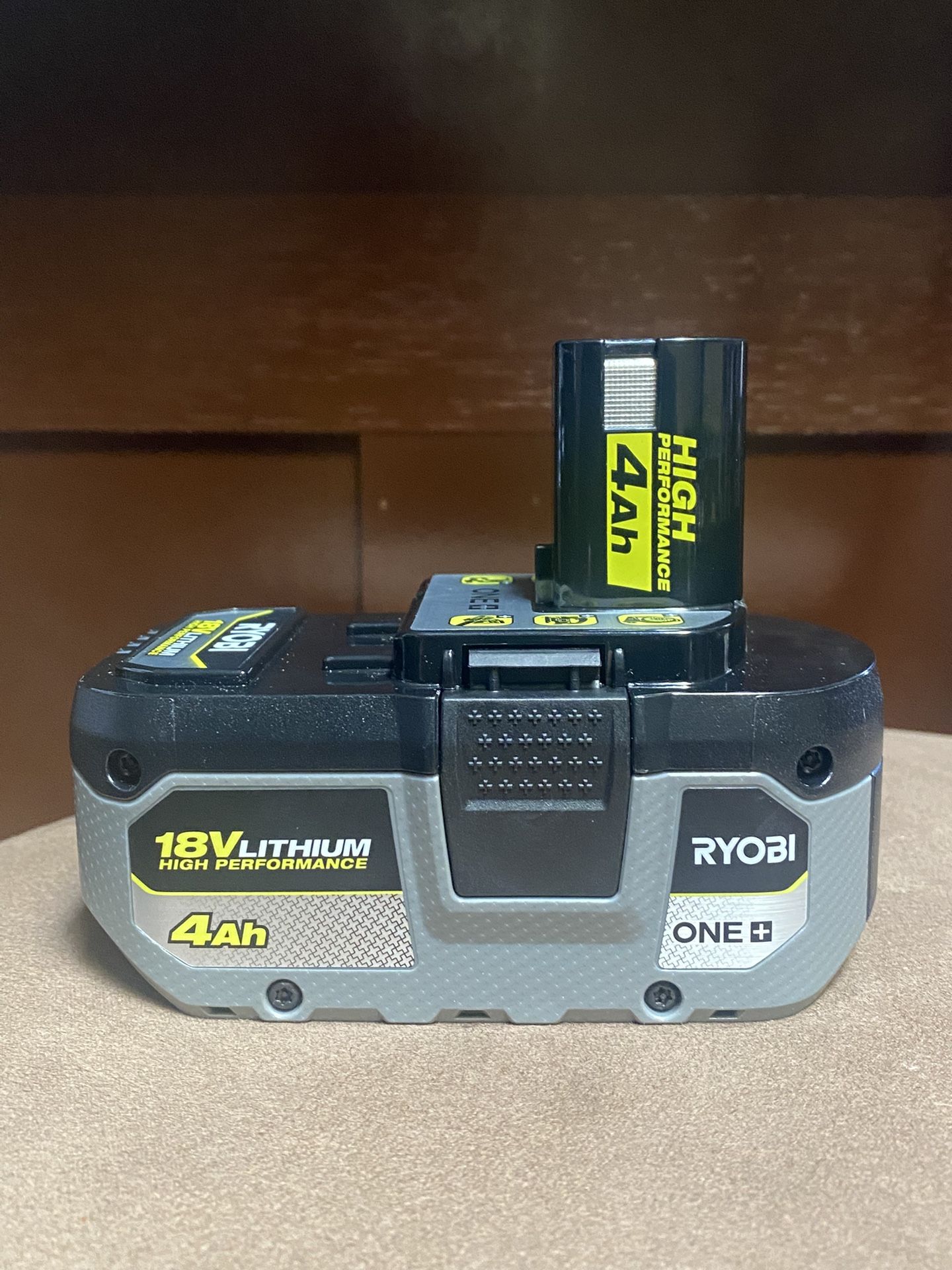 RYOBI ONE+ 18V 4.0 Ah Lithium-Ion HIGH PERFORMANCE Battery Nueva 