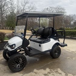 2022 EZ GO 72V Lithium Lifted Golf Cart