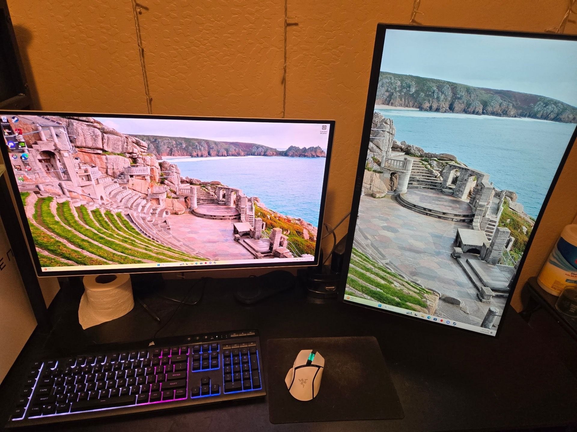 PC Gaming Dual monitor setup Omen 45L