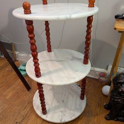 Marble Table In Good Condition 