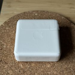 MacBook 96w USB-C Adapter