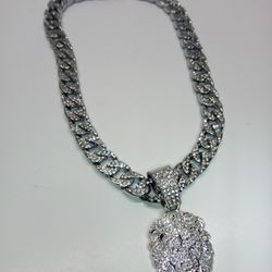 Brand New 18inch Chain With Pendant 