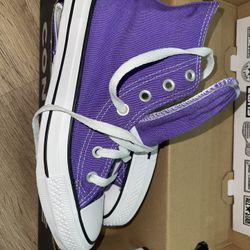 Women’s Converse Size 7