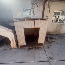 Free Dog House