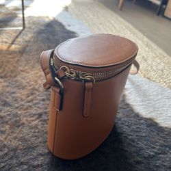 Chic Leather Handbag