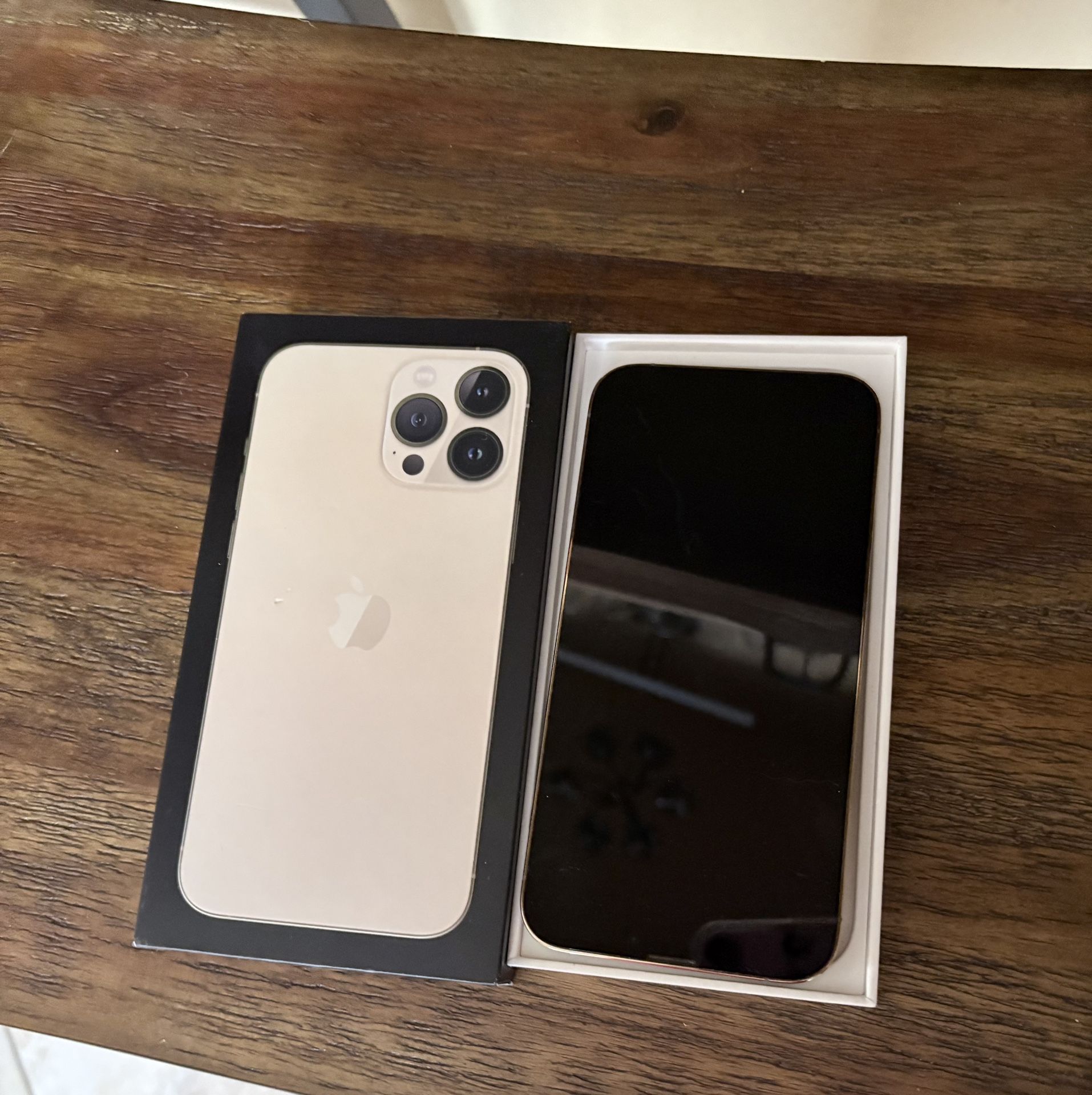 ATT iPhone 13 Pro Max - White