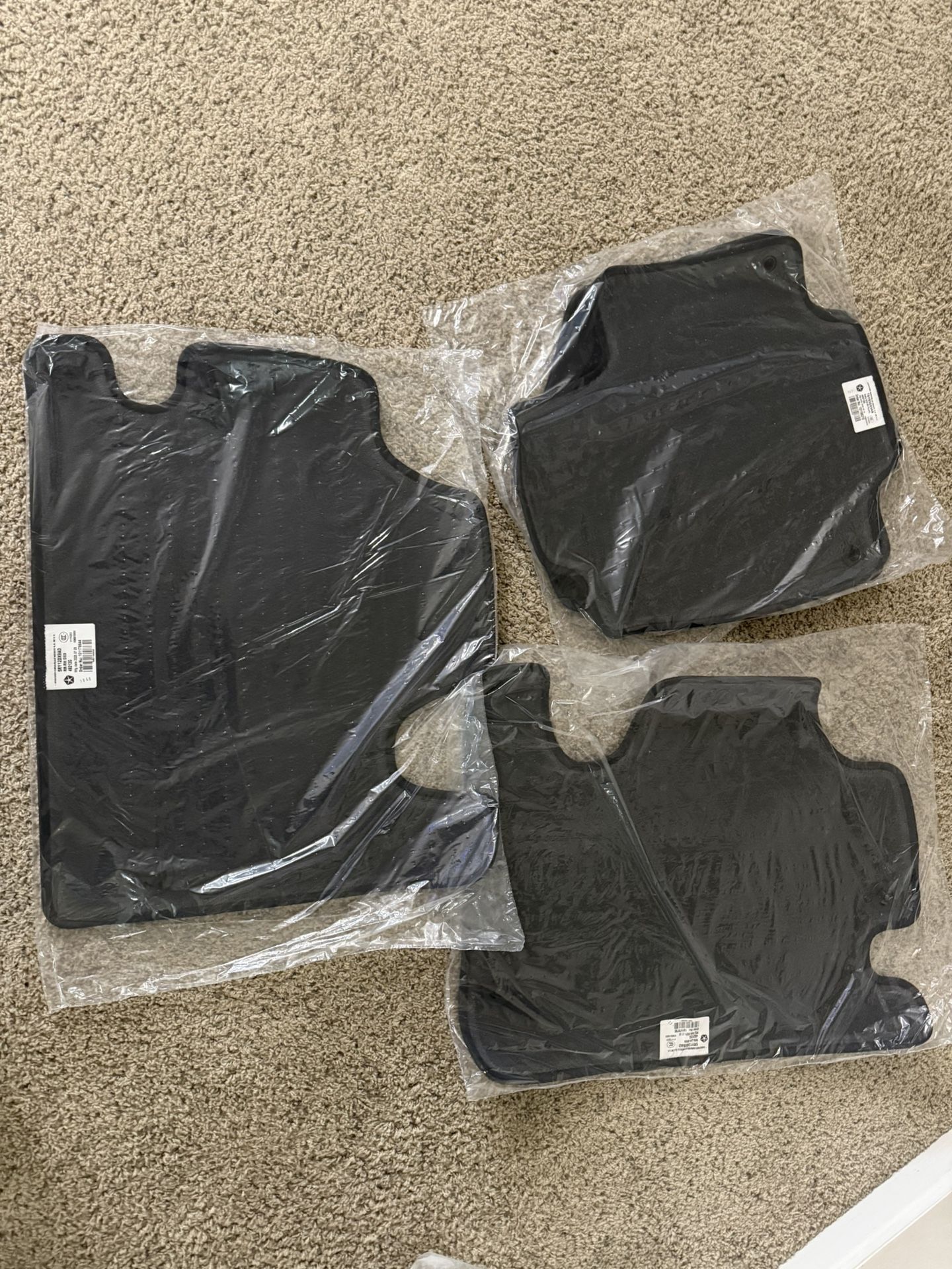 NEW OEM 2016-2025 Chrysler Pacifica  Factory Carpet Floor Mat Set-Black