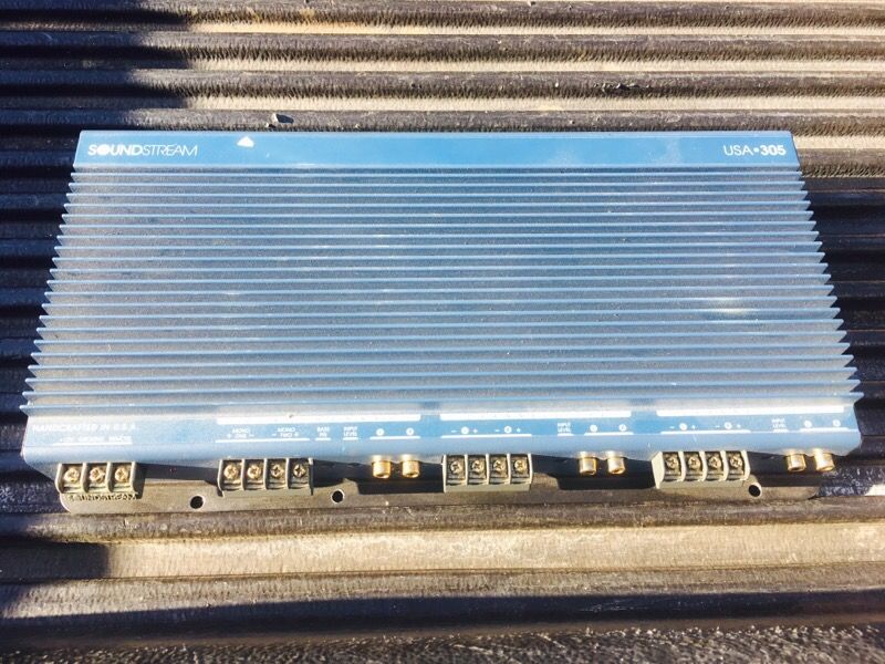 Old School USA-305 SoundStream Amplifier 5 Channel Vintage