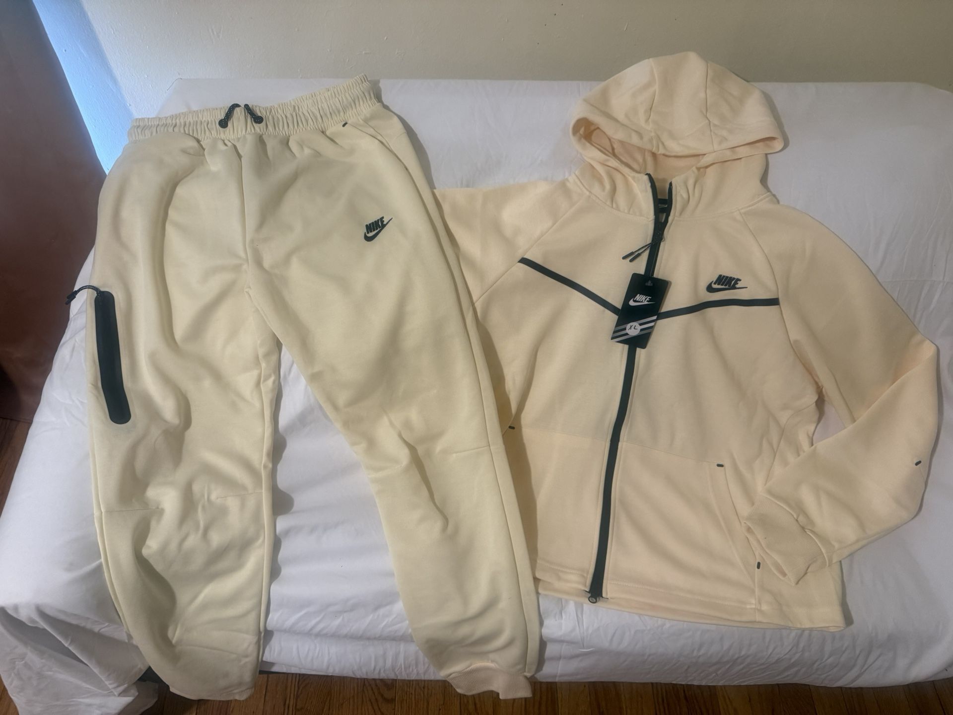 Female Nike Sweatsuit…X-Large