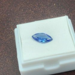 1.0 CT Natural Blue Sapphire | Cut Loose Gemstone. Treatment: Heating. Certification Card Included.