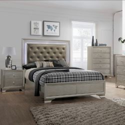 Brand New! 7pc Queen/Full Bedroom Set😍
Take it home with$49down 
Hablamos Español Y Financiamos🙋🏻