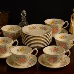 Royal Doulton England 1938 To 1959 Arcadia Bone China Set Of 12 Cups Saucers