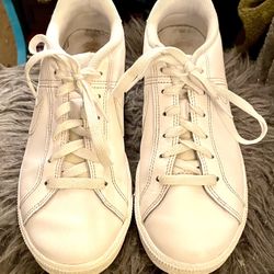 Women’s White Nike Sneakers Size 7.5