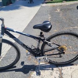 Fuji 1.0 monterey bicycle 26"