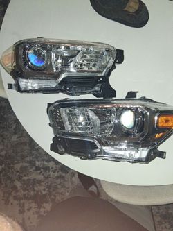HEADLIGHT FOR 2016-2020 TOYOTA TACOMA