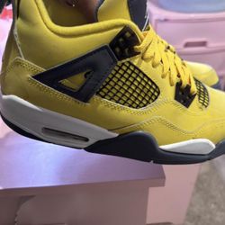 Jordan 4s