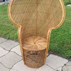VINTAGE RATTAN CHAIR 