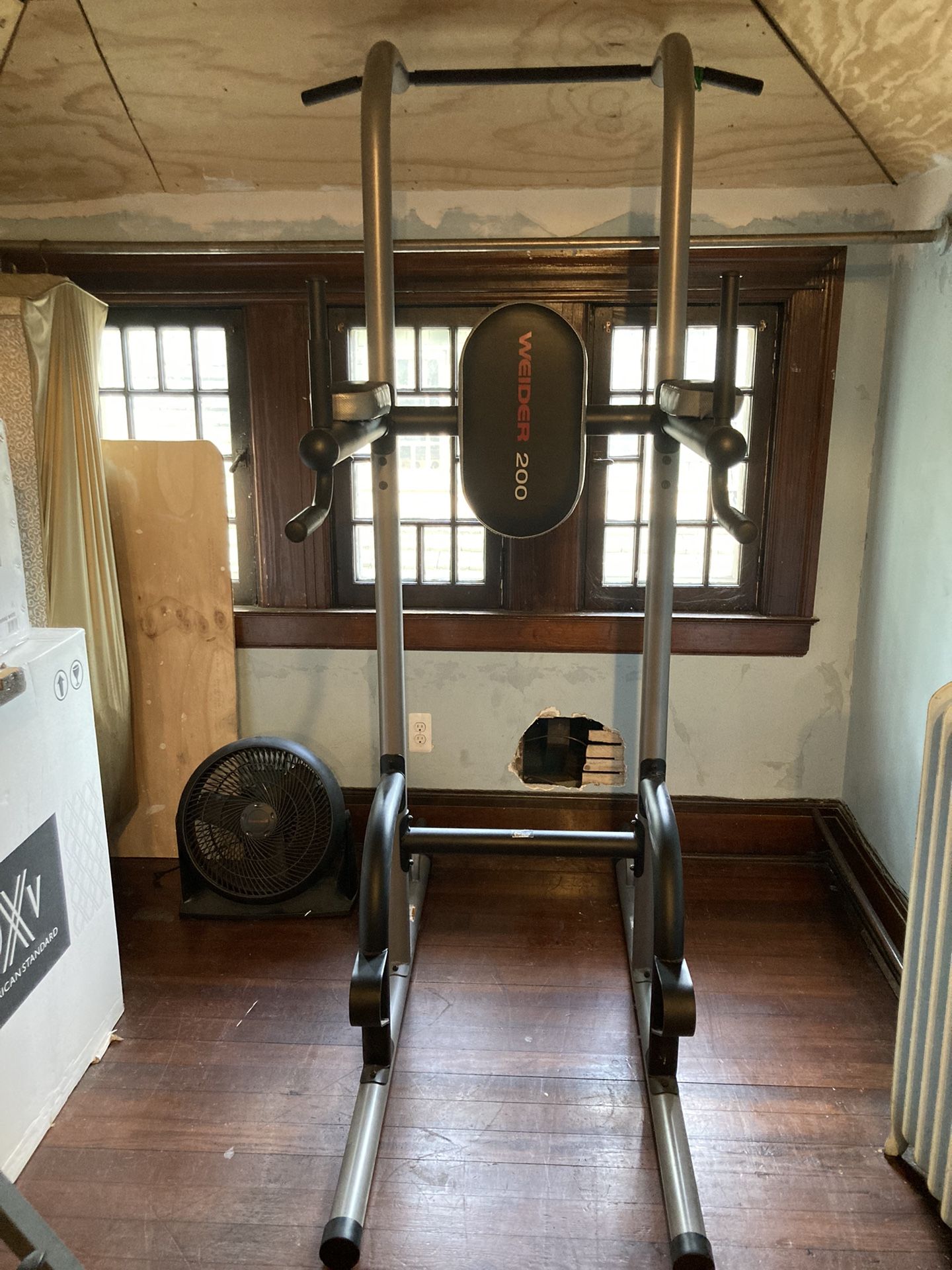 Weider Power Tower 200 Dip Machine