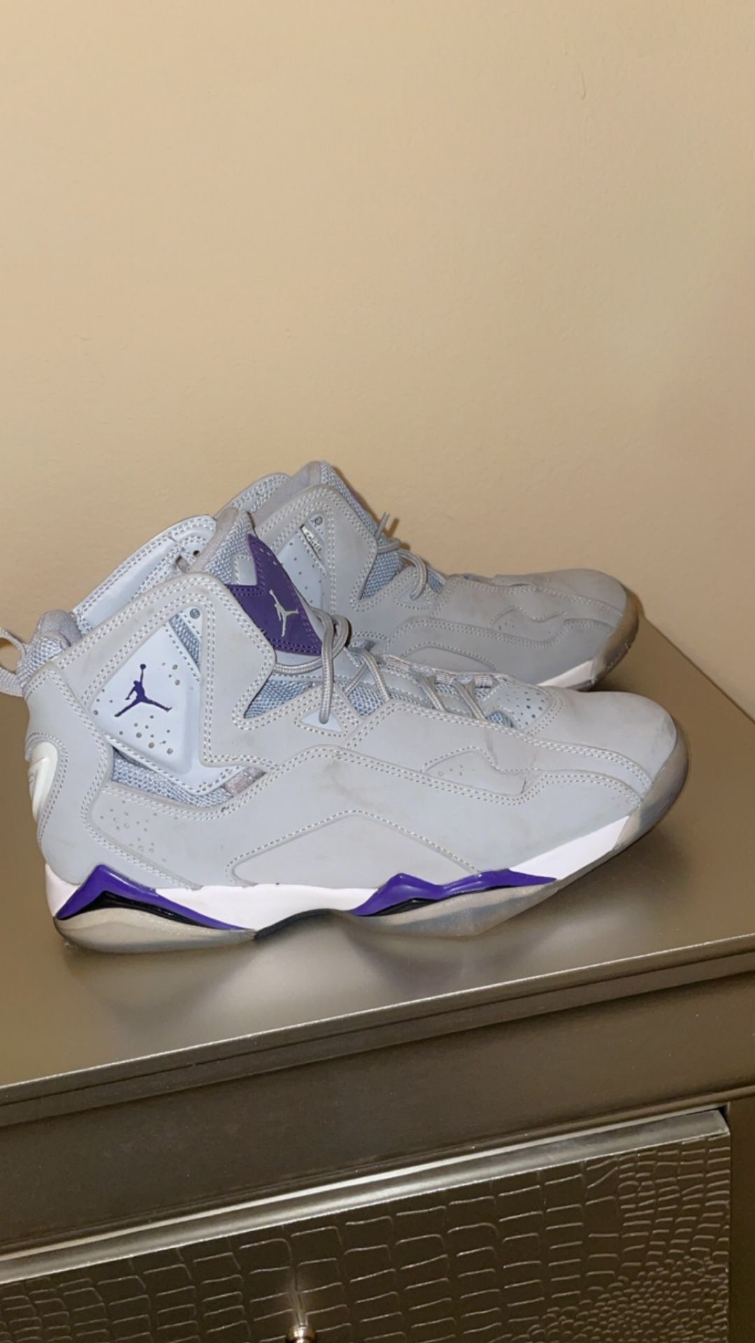 Jordan-Nike True Flight Wolf Grey Purple