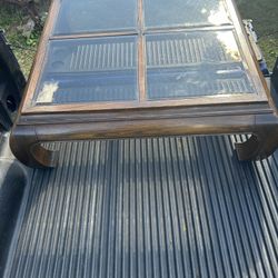 Nice Living Room Table In Good Condition 