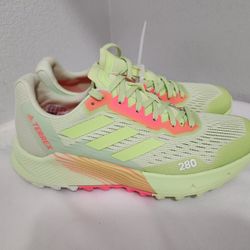 New Adidas Agravic Flow 2 SIZE 8w