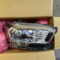 2017 Tacoma TRD Headlight Passenger
