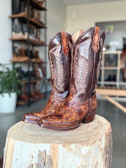 Women’s Handtooled Snip Toe Boots