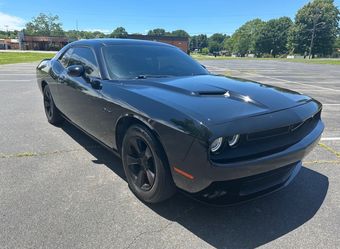 Dodge Challenger SXT Coupe – Black