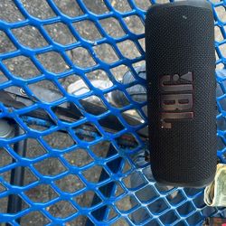 Used JBL FLIP 6