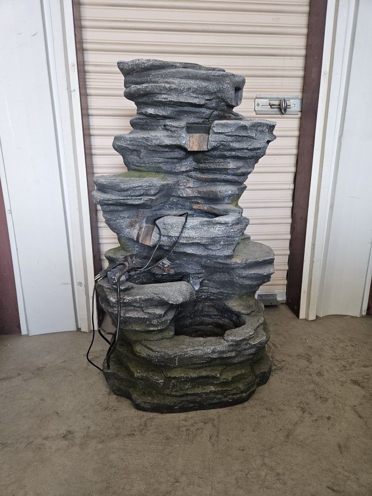 Nice Water Fountain. for Sale in Desert Hot Springs, CA OfferUp