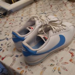 Nike Cortz Swoosh white and blue womens sneaker size 7 1/2