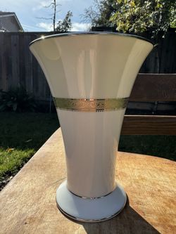 Noritake Fine Porcelain Vase