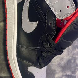 Jordan Bred 1s