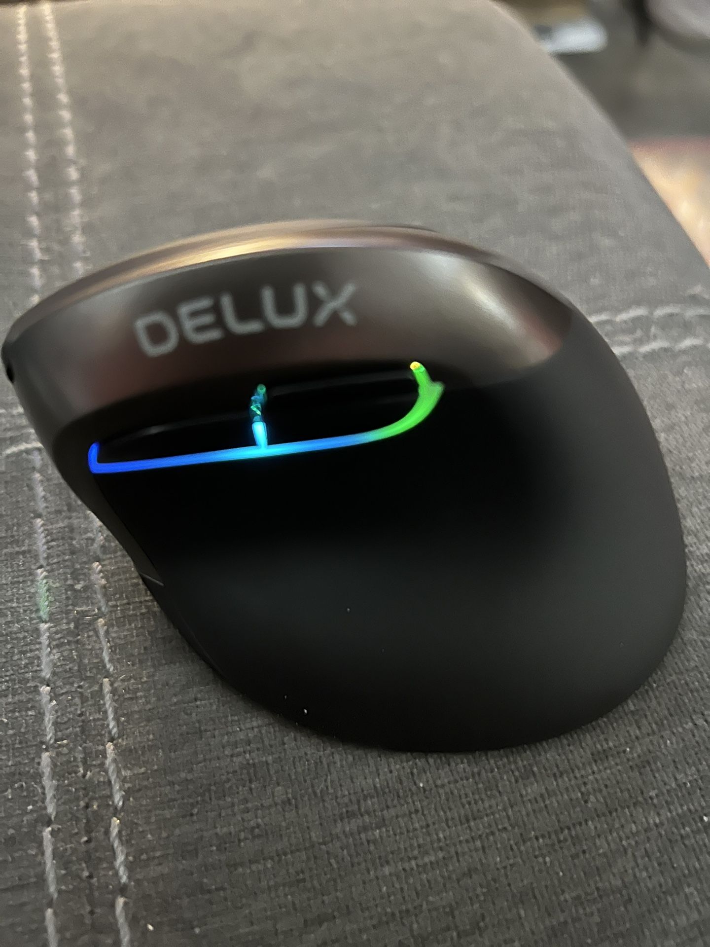 Delux Wireless Gaming Mouse 