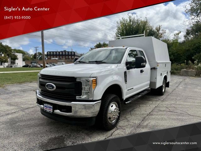 2017 Ford F350 Super Duty Super Cab & Chassis