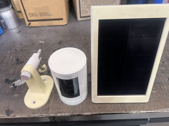 Ring Stick Up Cam + Solar Panel + Mount – Bundle Deal