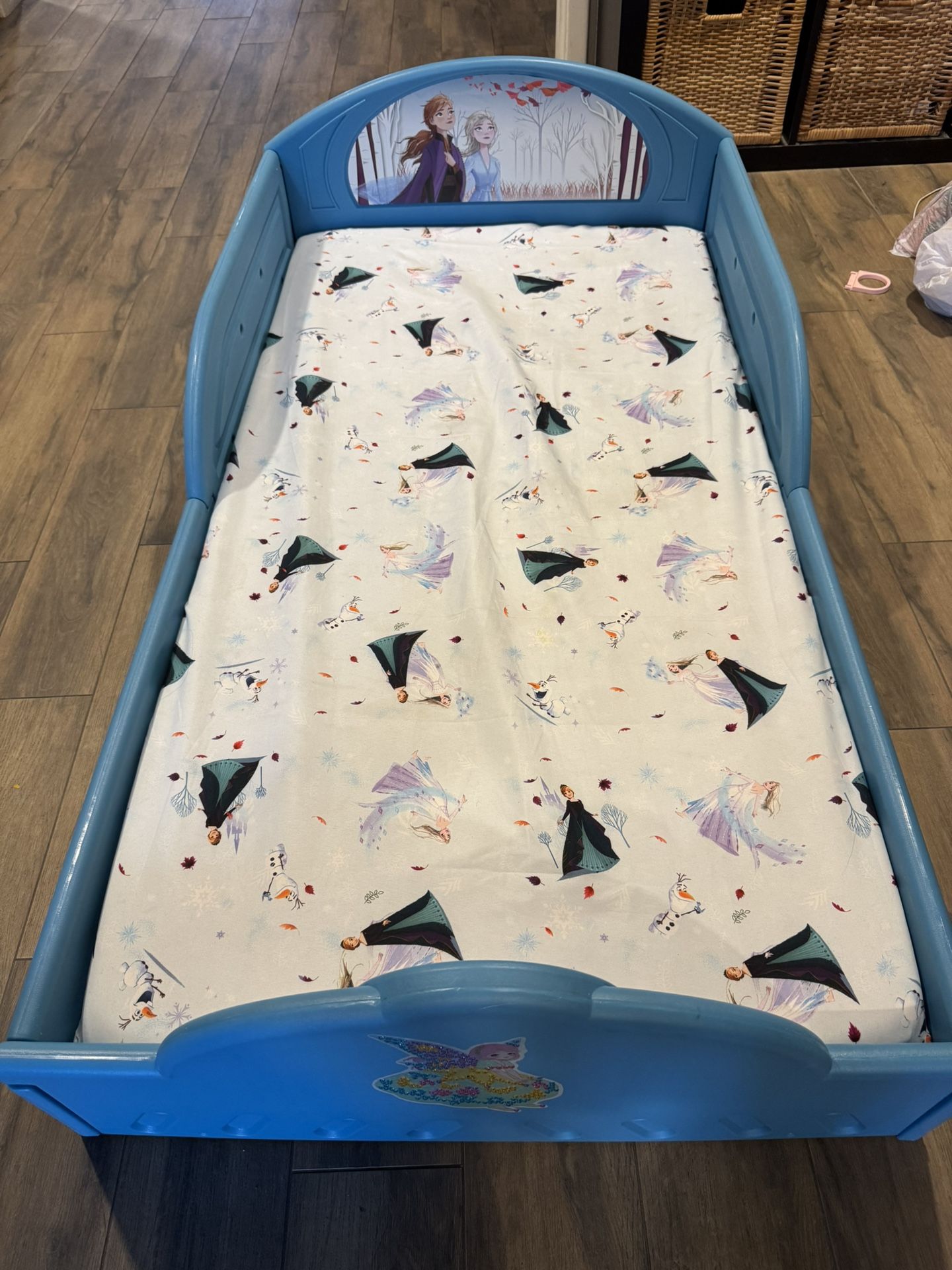 Frozen toddler bed
