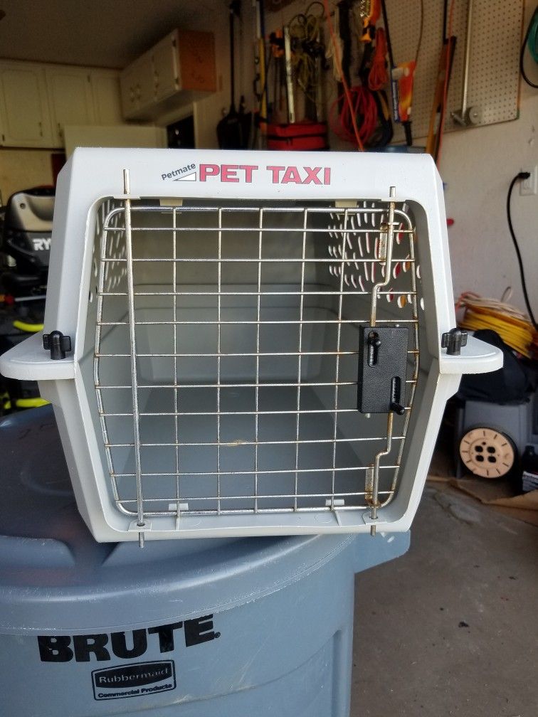 Medium Pet Carrier (L23" H12" W14.5") - $27