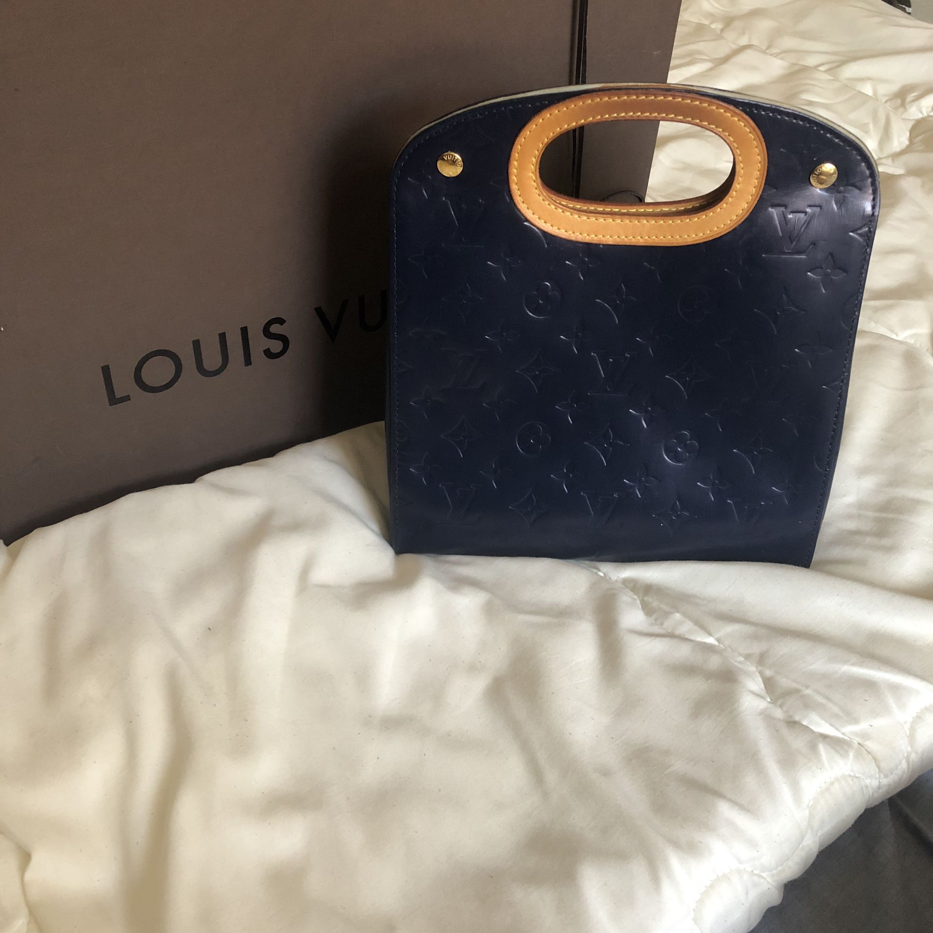 Louis Vuitton Vernis clutch