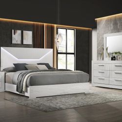 New Trending 4 Pc LED Queen Bedroom Set With Queen Bed Frame Dresser Mirror And Nightstand